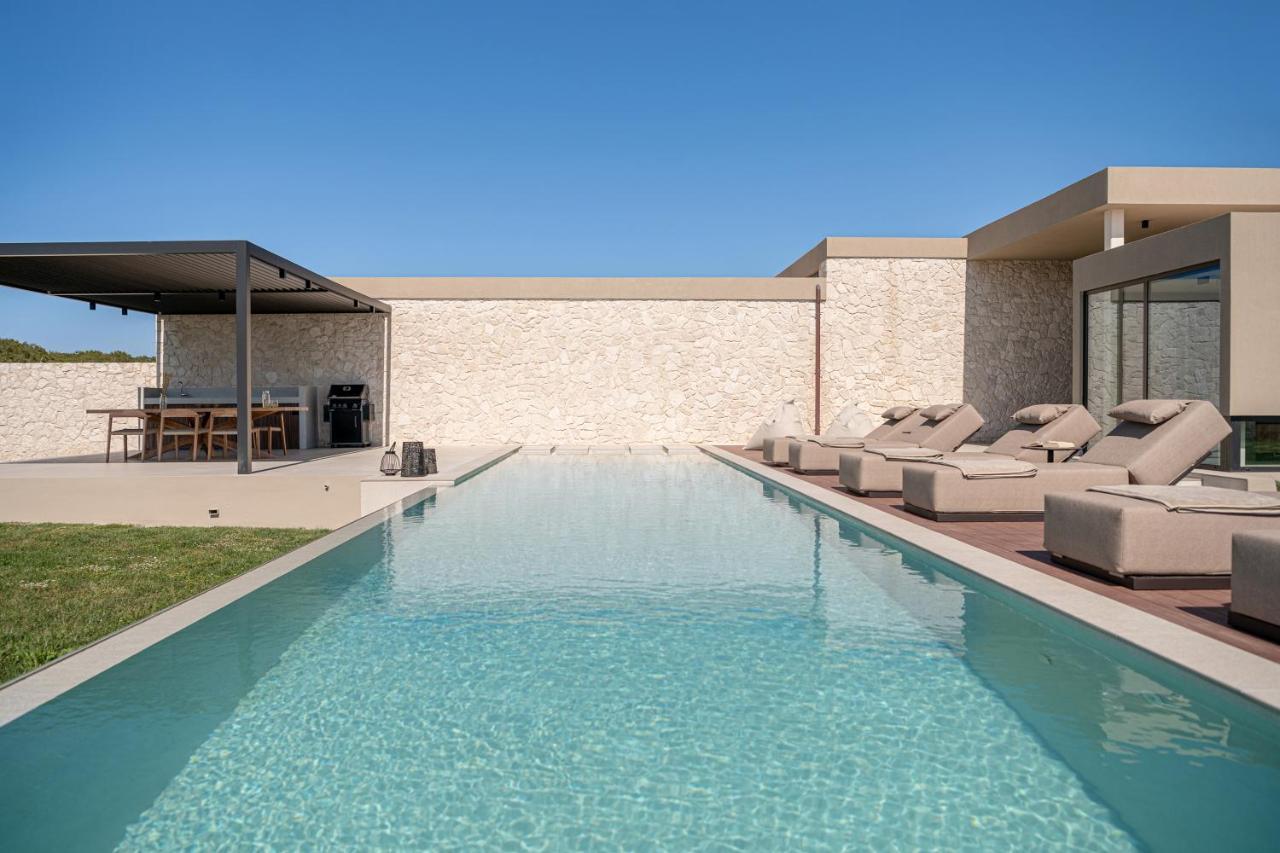 Villa Pnoe - Seafront Experience Tavronitis