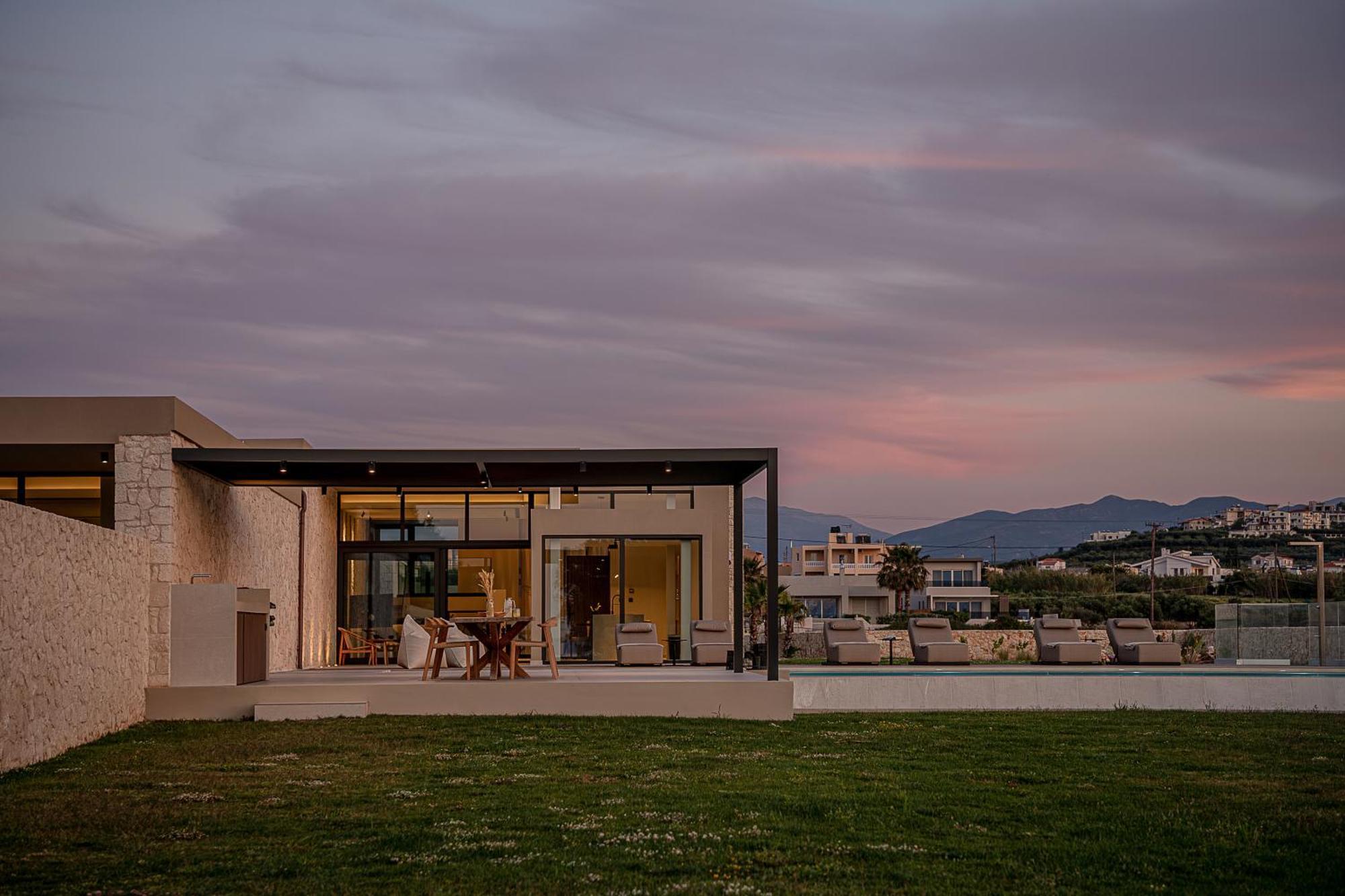 Pnoe - Seafront Experience Villa Tavronitis